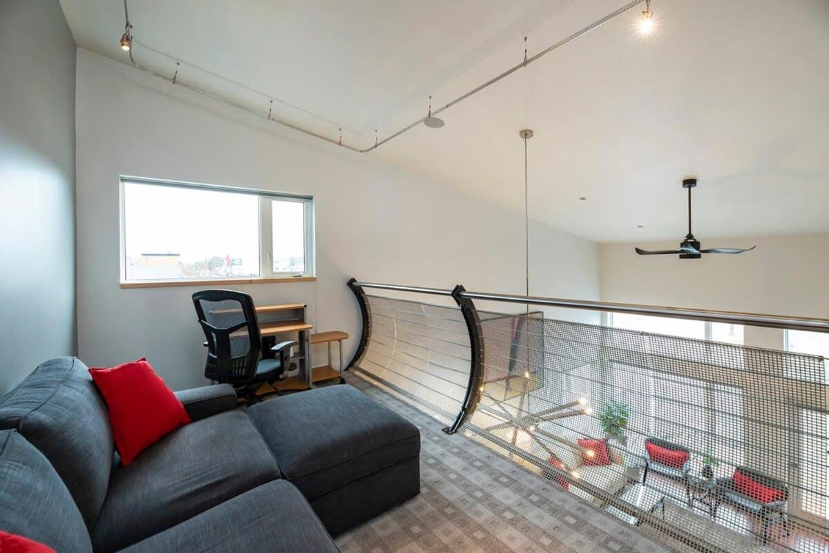 Willa Nn - The Flame - Downtown 1-Bed 2-Bath Whitehorse Zewnętrze zdjęcie